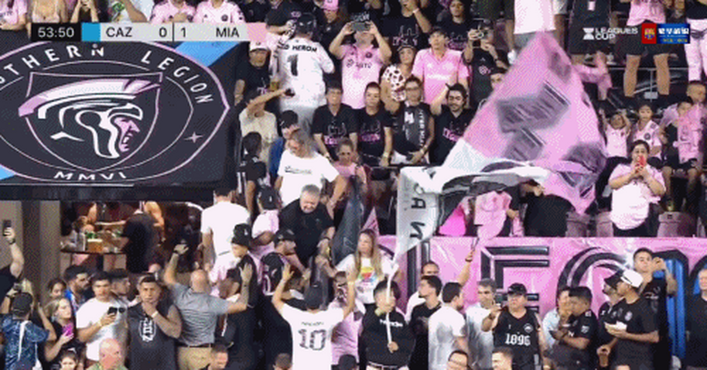 裁判判罚惹争议，梅西怒摔队长袖标离场！！