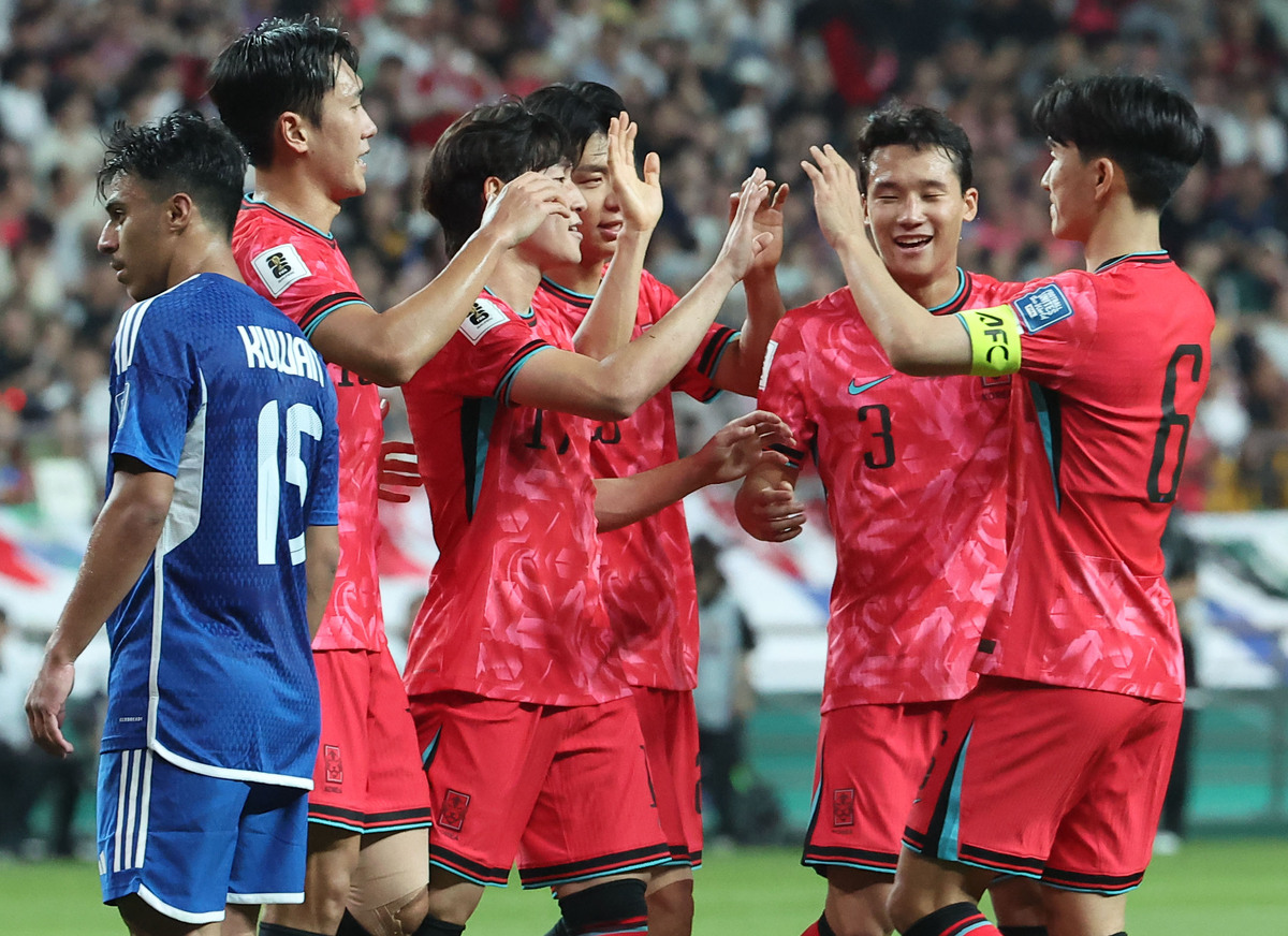东亚球队全队团结一致战胜对手 东亚球队全队团结一致战胜对手