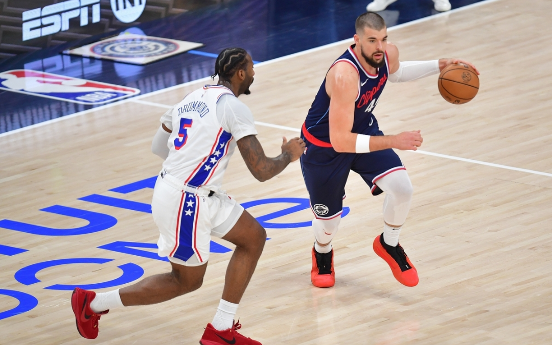 雷速直播-76人绝杀广州队，哈登扛起全队