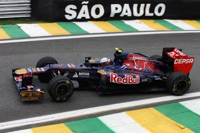 雷速下载-红牛车队轻取法拉利，皮亚斯特里扛起全队