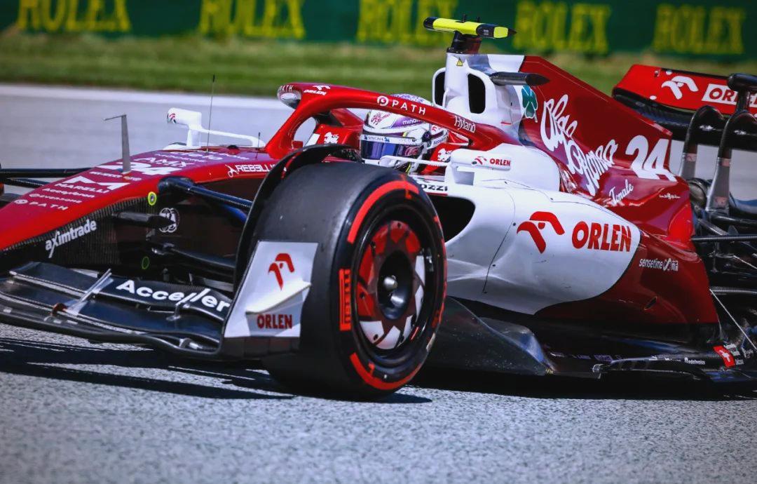 法拉利鏖战红牛车队,周冠宇点燃赛场 法拉利鏖战红牛车队,周冠宇点燃赛场