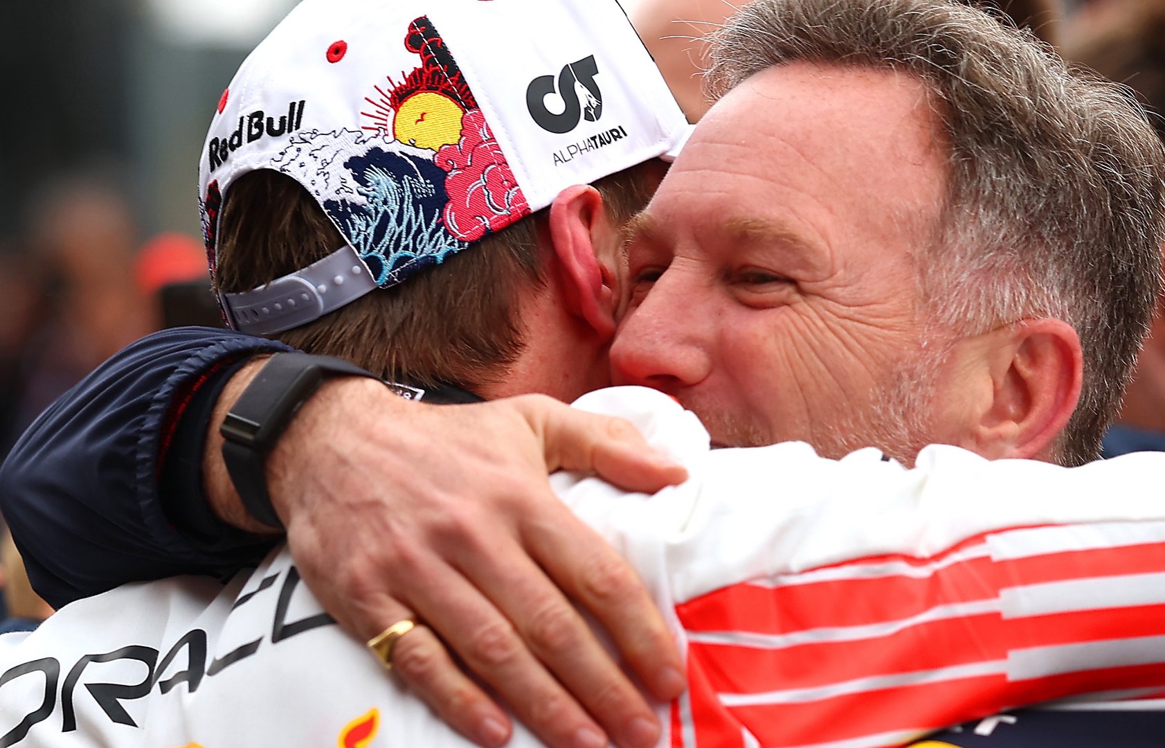 迈凯伦轻取红牛车队，维斯塔潘带队取胜