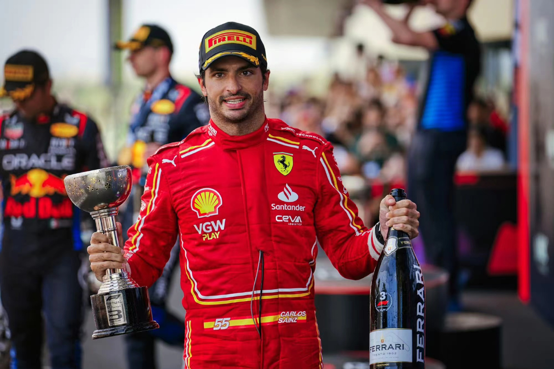 雷速体育-法拉利鏖战红牛二队，阿隆索点燃赛场